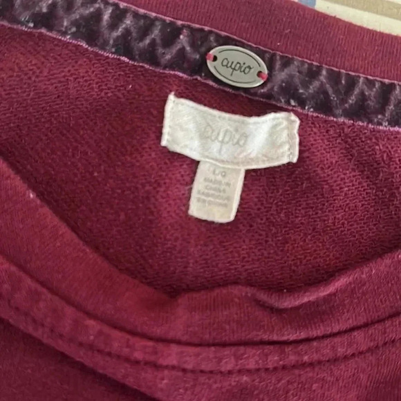 Cupid Burgundy Sweatshirt - Picture 6 of 6
